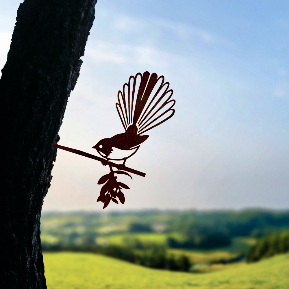 Metalbird bird in Corten steel - fantail - Image 2