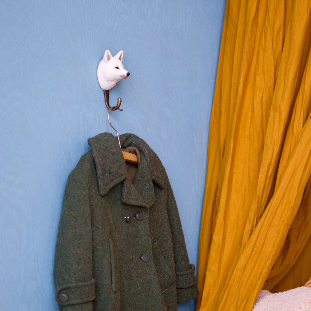 Wildlife Garden hook - Arctic fox - Image 3