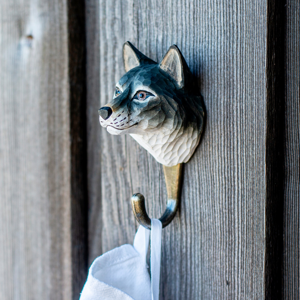 Wildlife Garden hook - wolf - Image 2