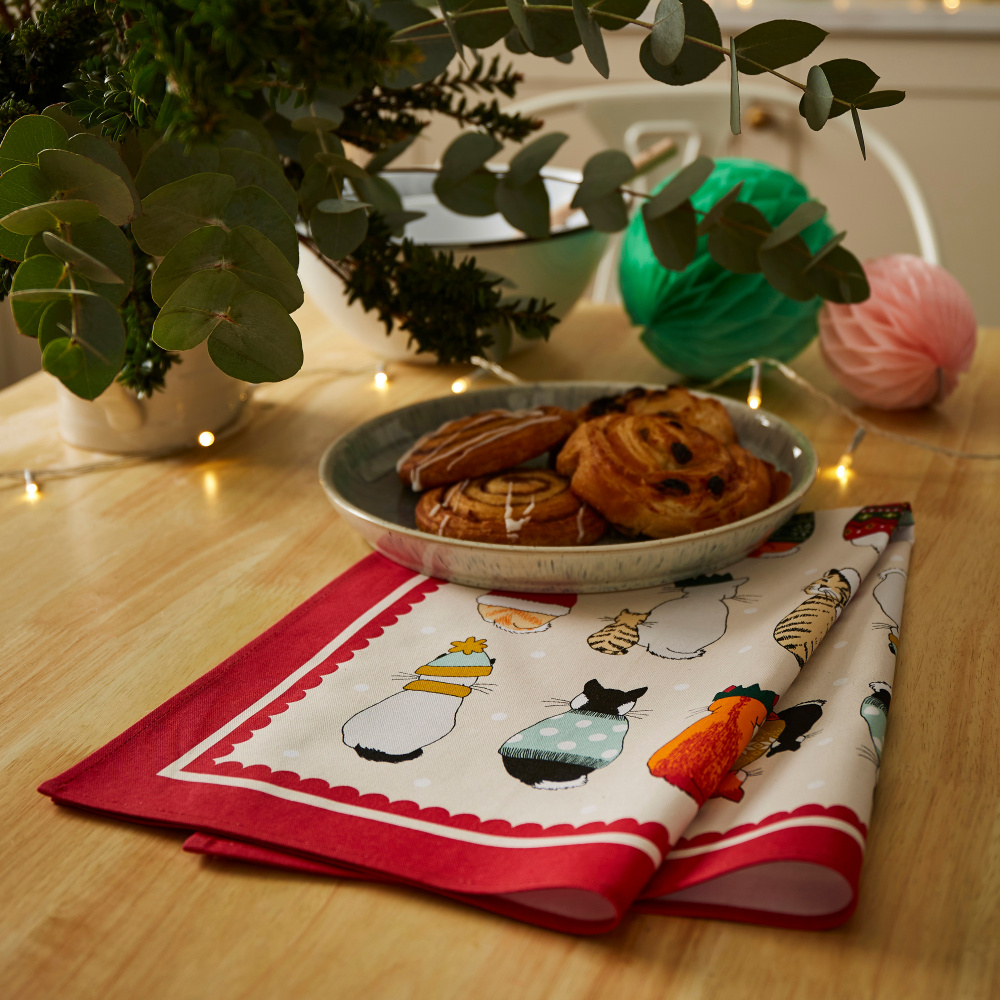 Ulster Weavers tea towel - Christmas Cats - Image 3