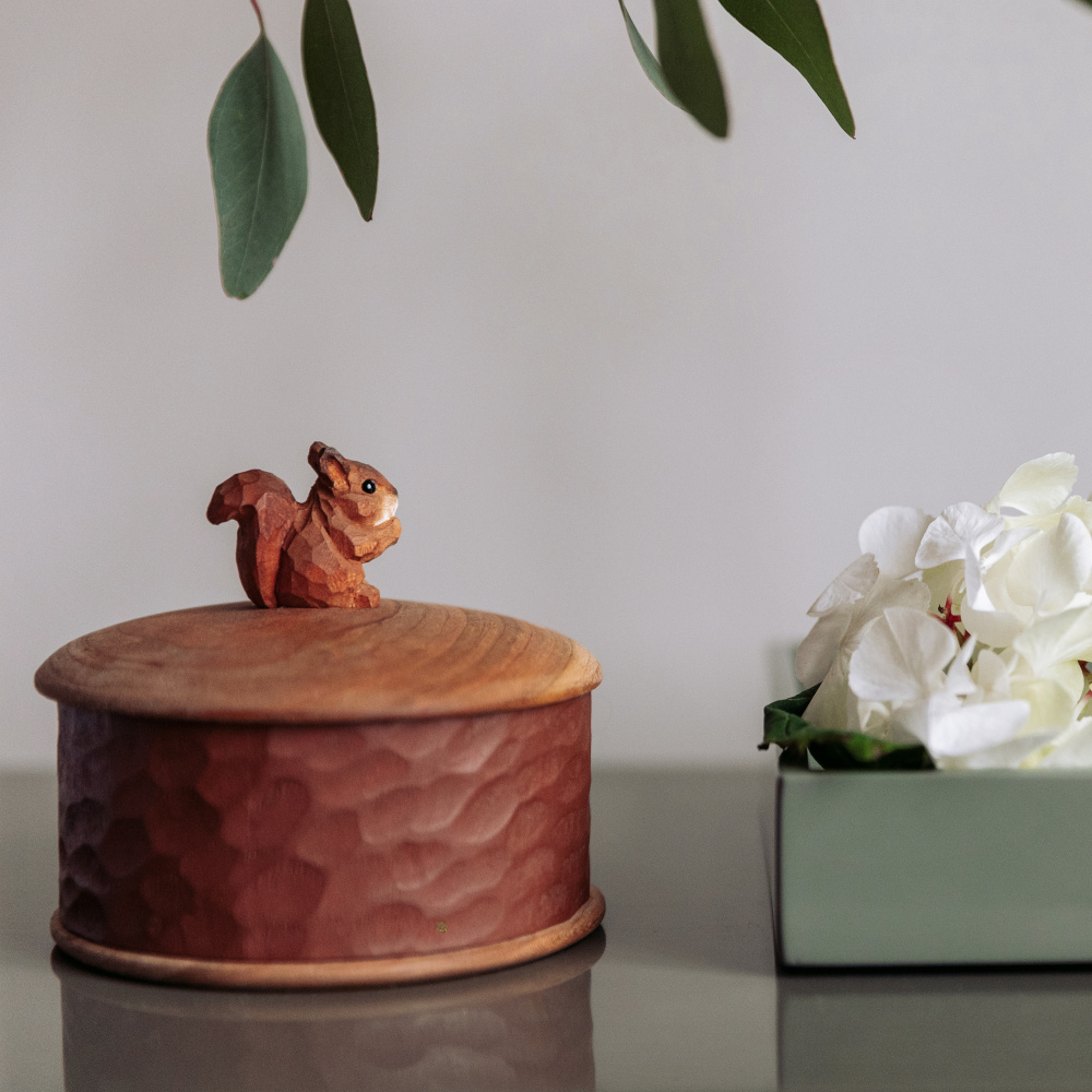 Wildlife Garden Wooden Box - Squirrel - Image 4