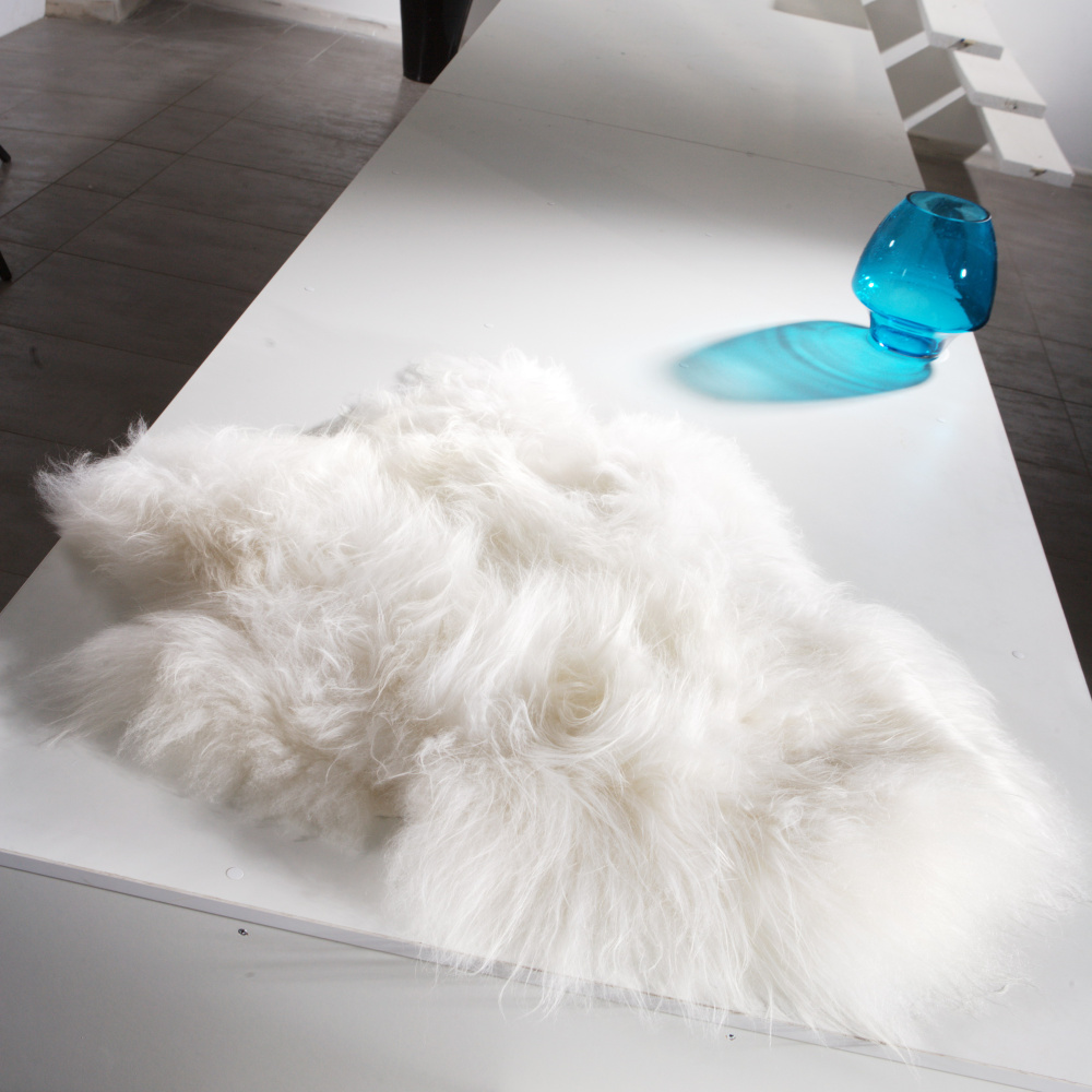 Peau d’agneau islandaise SoftSheep - Blanche, poils longs - Image 4