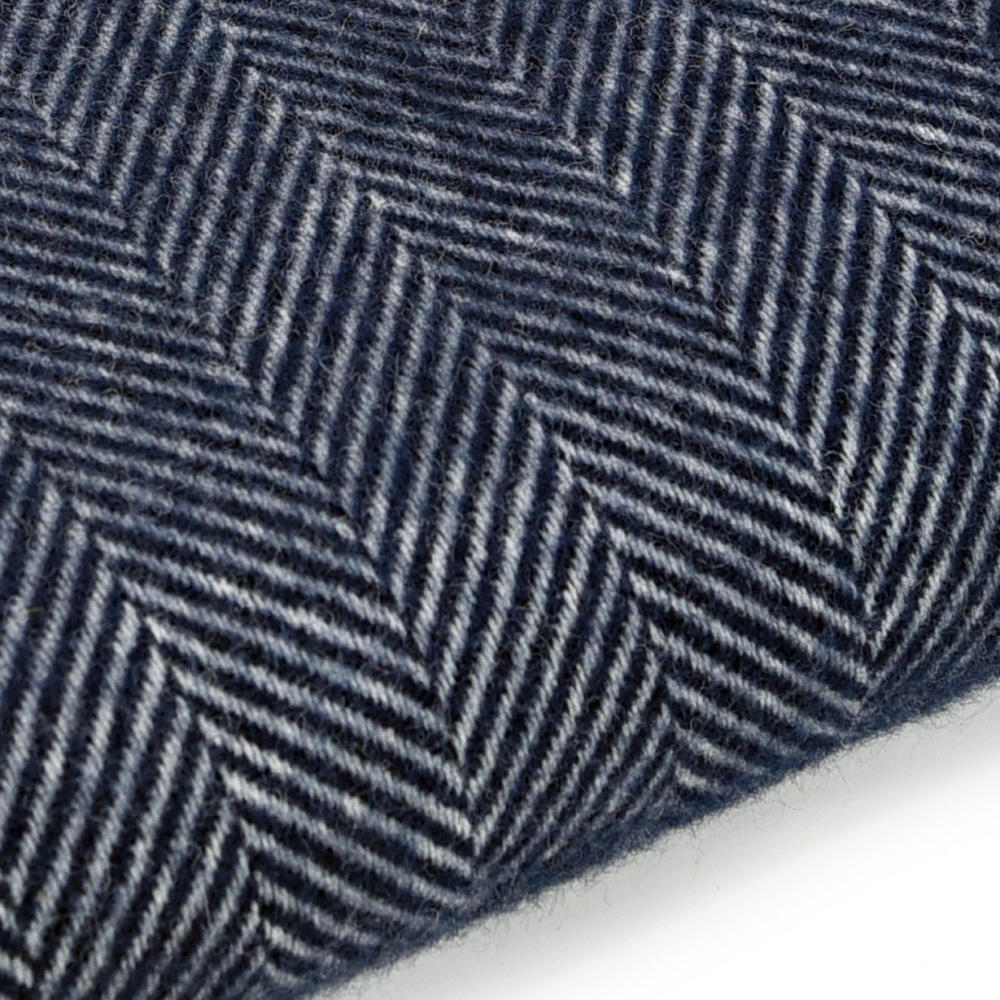 Plaid en laine Tweedmill - chevrons bleu marine - Image 2