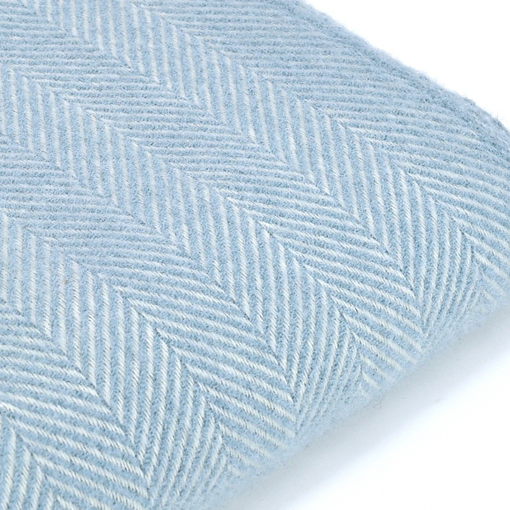 Plaid en laine Tweedmill - chevrons bleu œuf de cane - Image 2