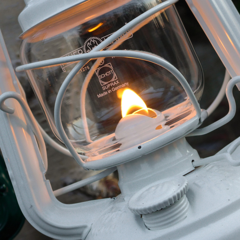 Feuerhand Kerosene Lamp - White - Image 3