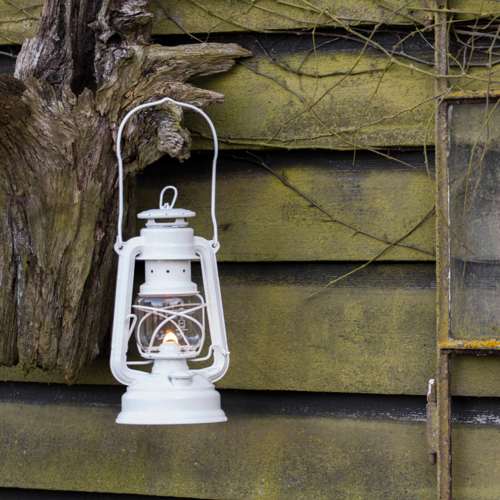 Feuerhand Kerosene Lamp - White - Image 4