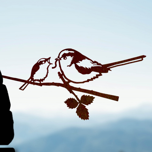 Metalbird vogel van cortenstaal - staartmees met jong