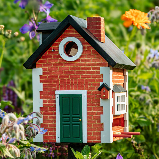 Vogelhäuser im Garten